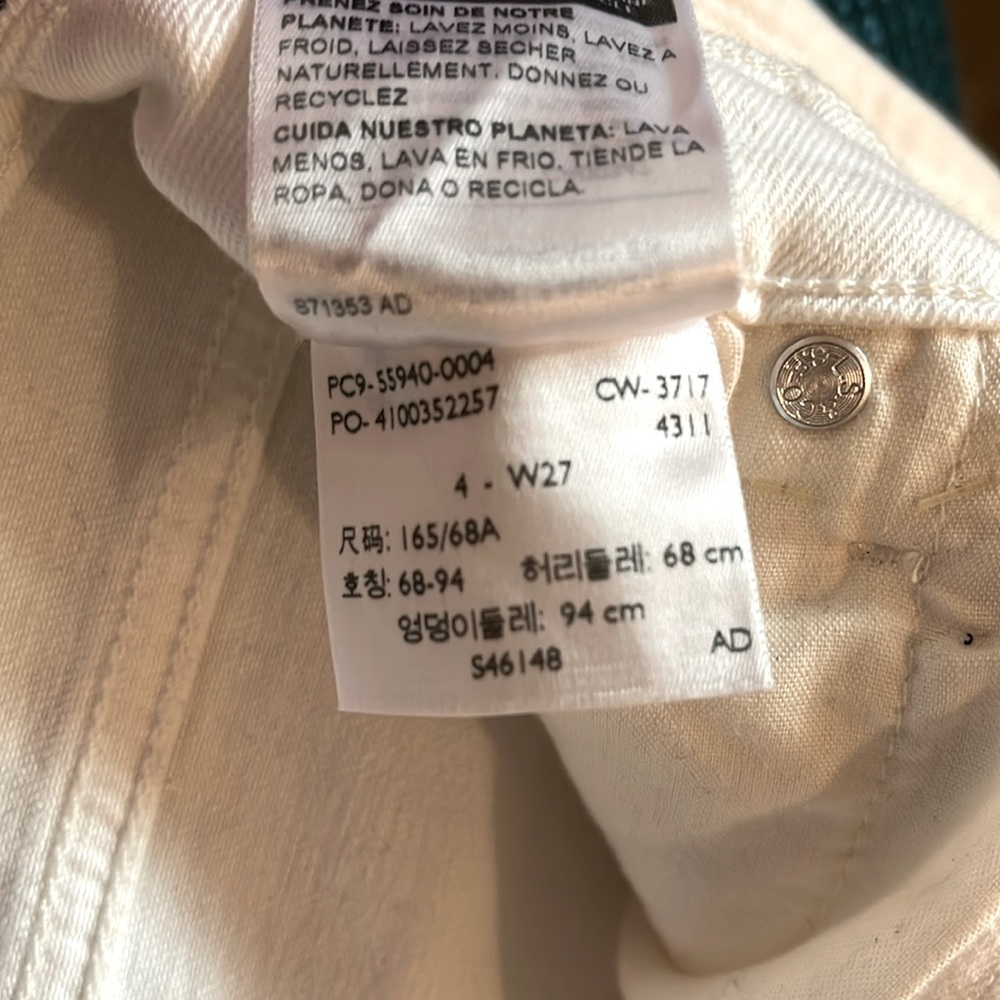 🆕 LEVI’S High Rise Shorts - Size 4 - Picture 9 of 10